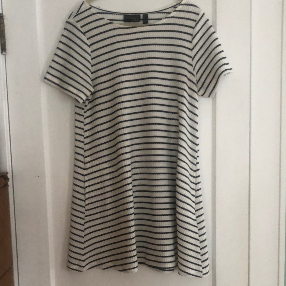 Attitudes by Renee Black and White A-line Dress or tunic